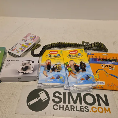 LARGE QUANTITY OF TOYS AND ACCESSORIES TO INCLUDE; HUGGIES LITTLE SWIMMERS SWIM PANTS, LEGO FIGURES, BIC KIDS COLOURING PENCILS AND SKYJO