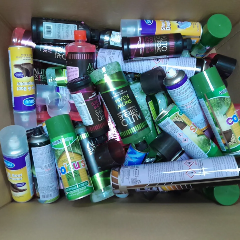 APPROXIMATELY 30 ASORTED AEROSOLS AND SPRAYS TO INCLUDE AUTO EXTREME WASH & WAX, RAPIDE SPRAY & SEAL, COCKPIT CLEANER, ETC - COLLECTION ONLY