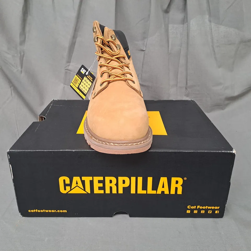 BOXED PAIR OF CATERPILLAR POWERPLANT S3 BOOTS IN HONEY UK SIZE 9