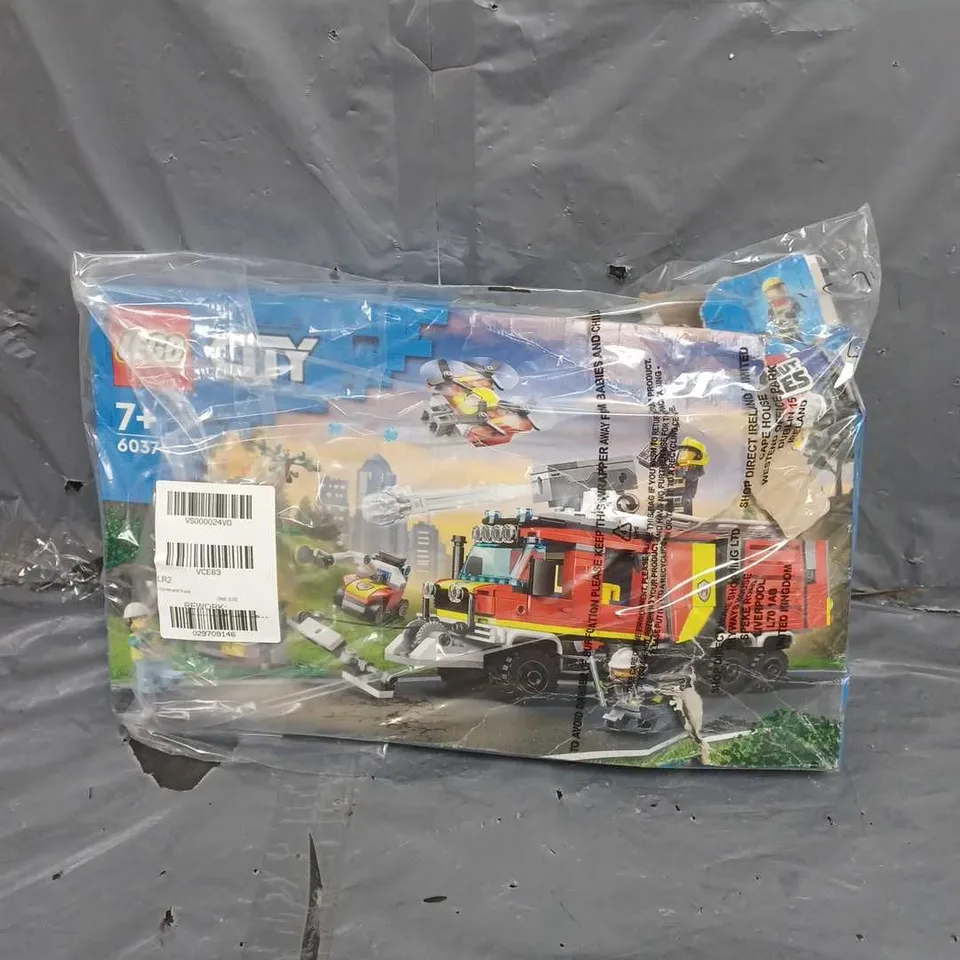 LEGO FIRE COMMAND TRUCK 60374