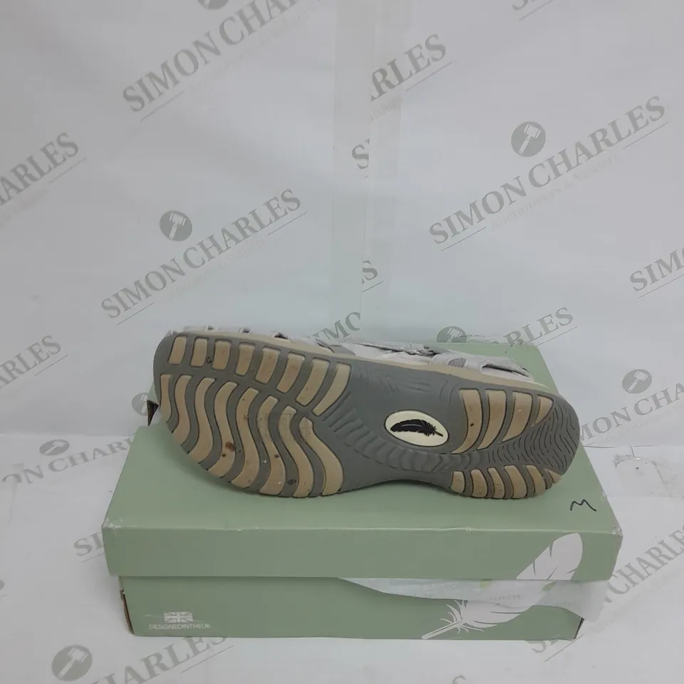 FREE SPIRIT ALEXA SANDAL SIZE 6
