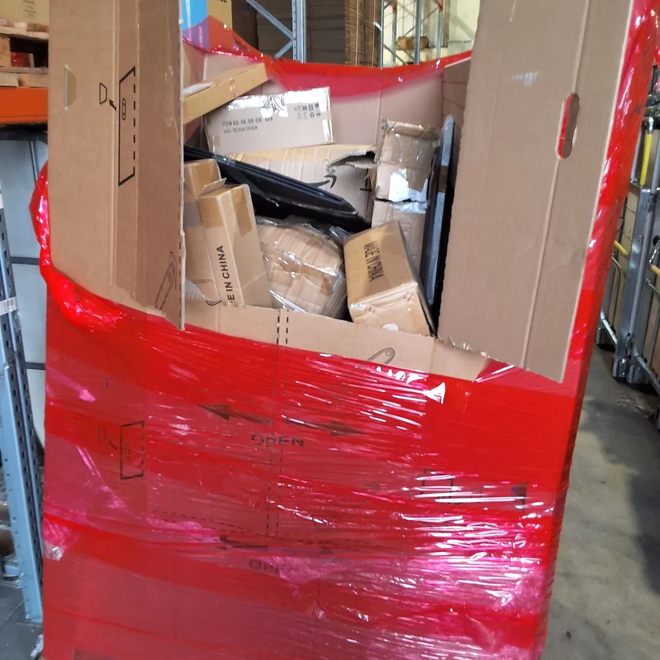 PALLET OF ASSORTED HOUSEHOLD ITEMS TO INCLUDE EXTRASTAR CEILING LIGHT, BOXED SNOW WREATH AND TRI-SCOOTER