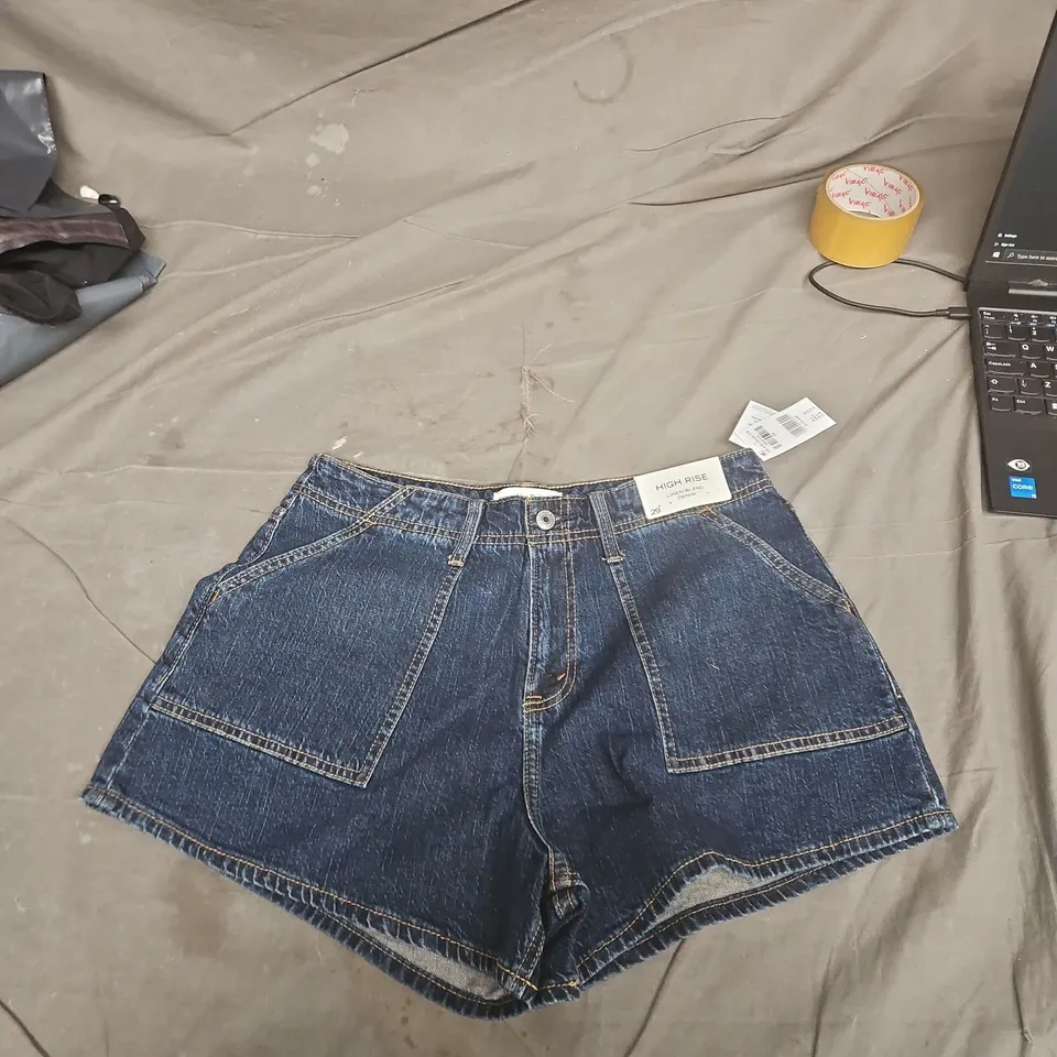 ABERCROMBIE & FITCH HIGH RISE LINEN-BLEND DENIM SHORTS – UK 29" (US 29)