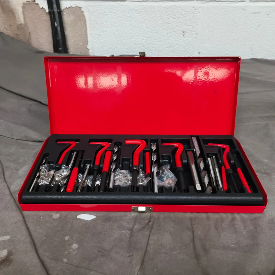 THREAD REPAIR KIT WITH CASE