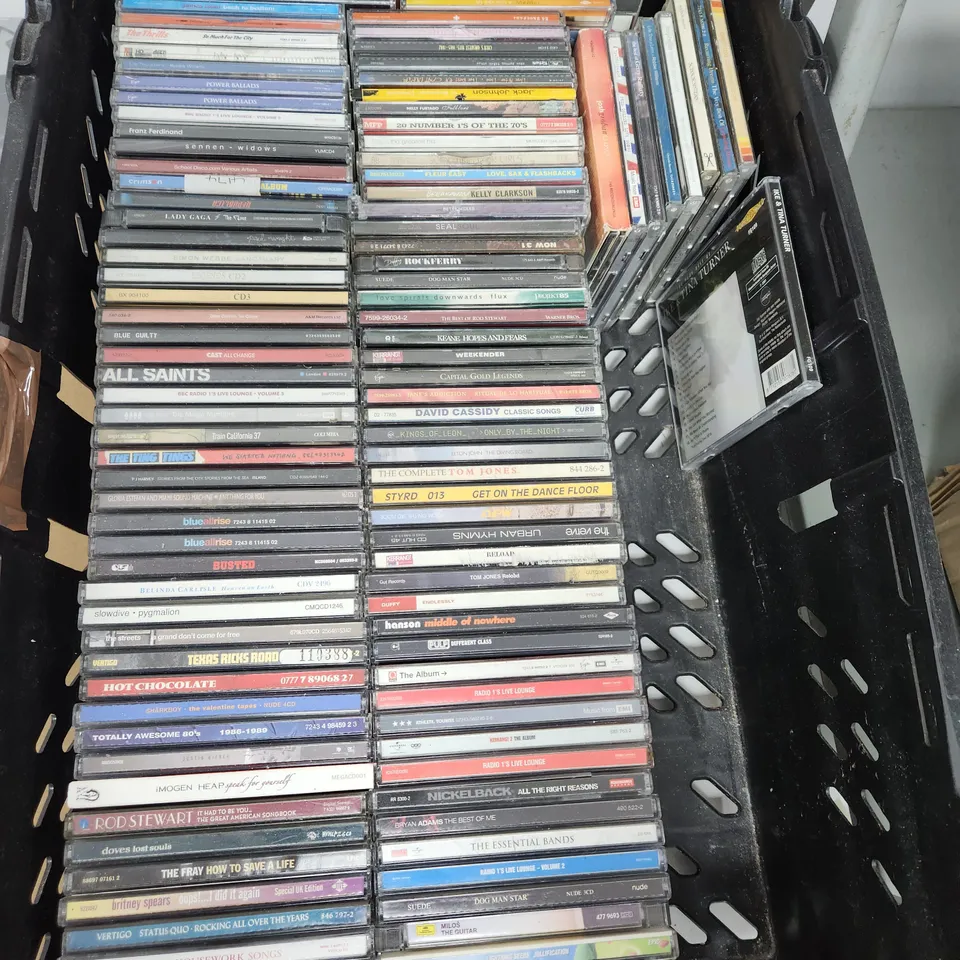 A VERY LARGE QUANTITY OF CDs FROM 80s / 90s /2000s