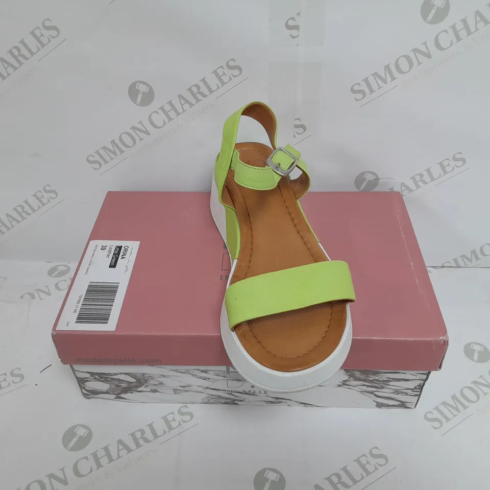 BOXED PAIR OF MODA IN PELLE ORINA SANDALS IN LIME SIZE 6