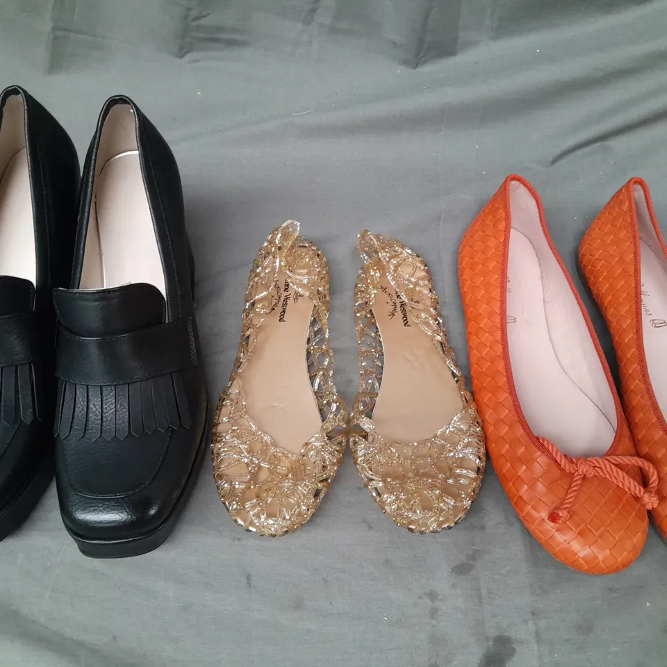 BOX OF APPROXIMATELY 15 ASSORTED PAIRS OF SHOES AND FOOTWEAR ITEMS IN VARIOUS COLOURS, STYLES, AND SIZES - COLLECTION ONLY