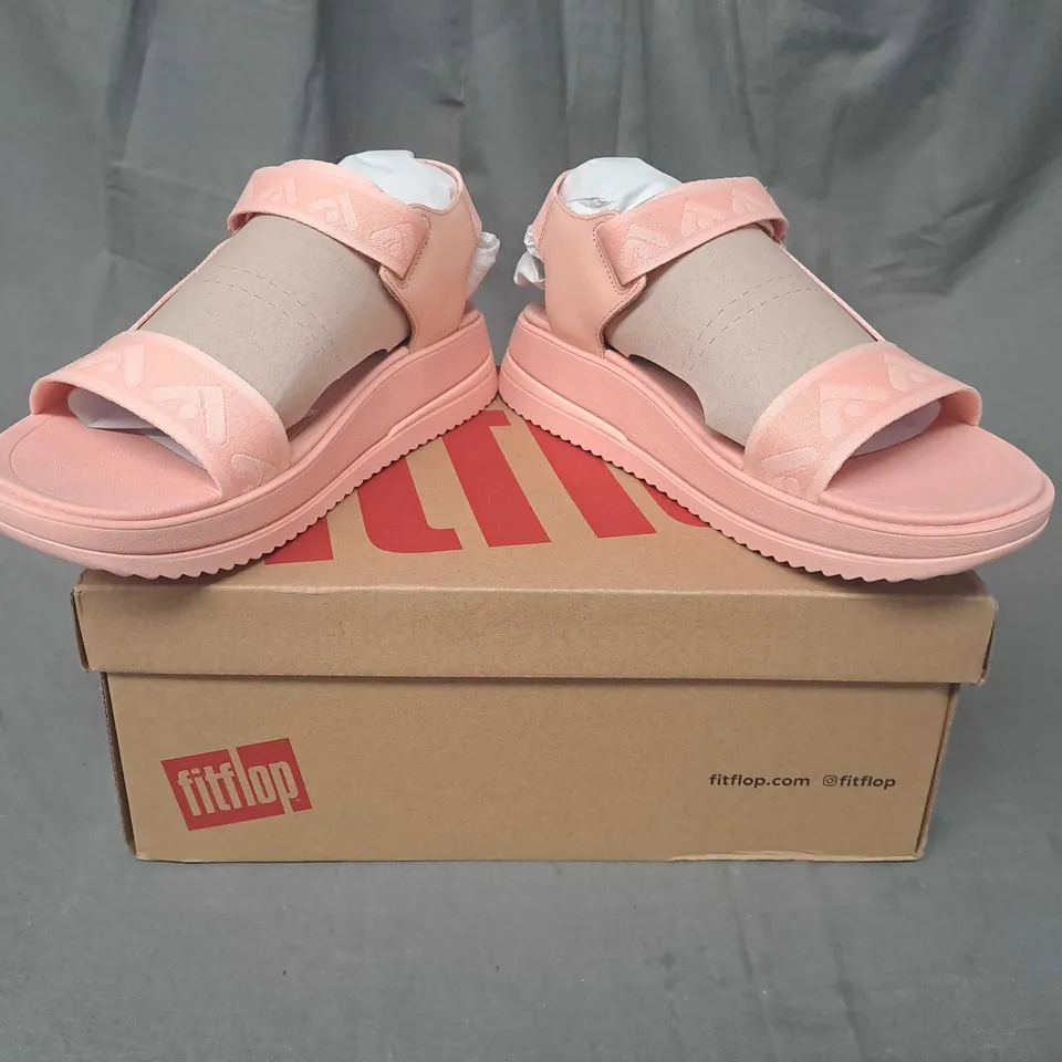 BOXED PAIR OF FITFLOP OPEN TOE BACK-STRAP SANDALS IN PINK UK SIZE 6