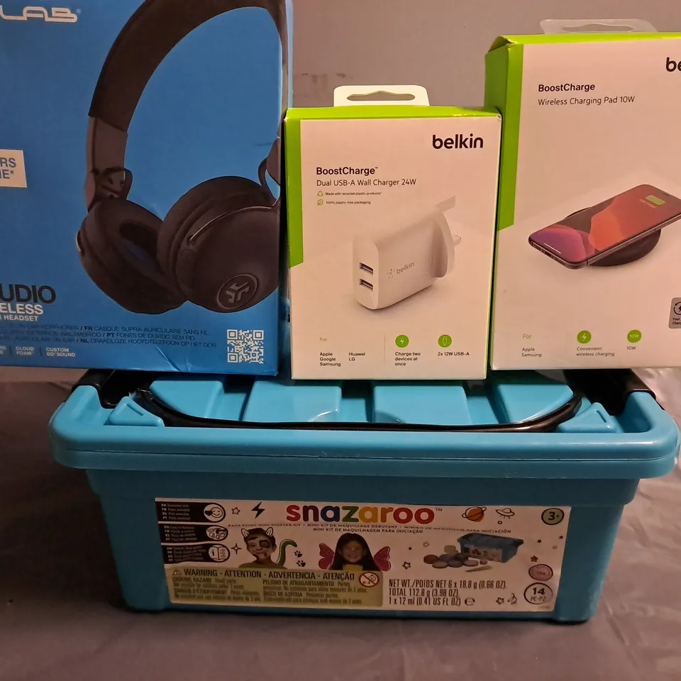 BOX OF APPROX 20 ASSORTED ITEMS TO INCLUDE - BELKIN WIRELESS CHARGING PAD , BELKIN WALL CHARGER , JLAB STUDIO HEADPHONES ETC