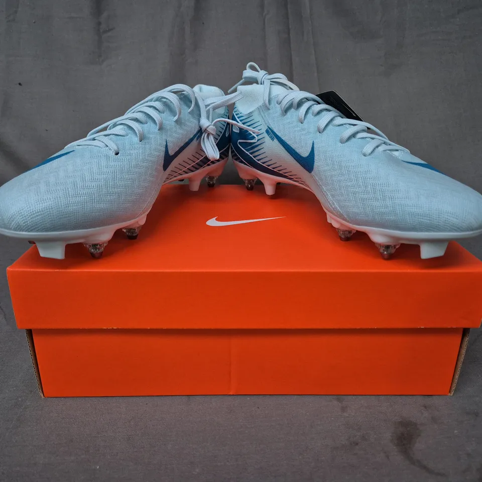 BOXED PAIR OF NIKE AIR ZOOM SUPERFLY FOOTBALL BOOTS IN LIGHT BLUE/BLUE UK SIZE 7.5