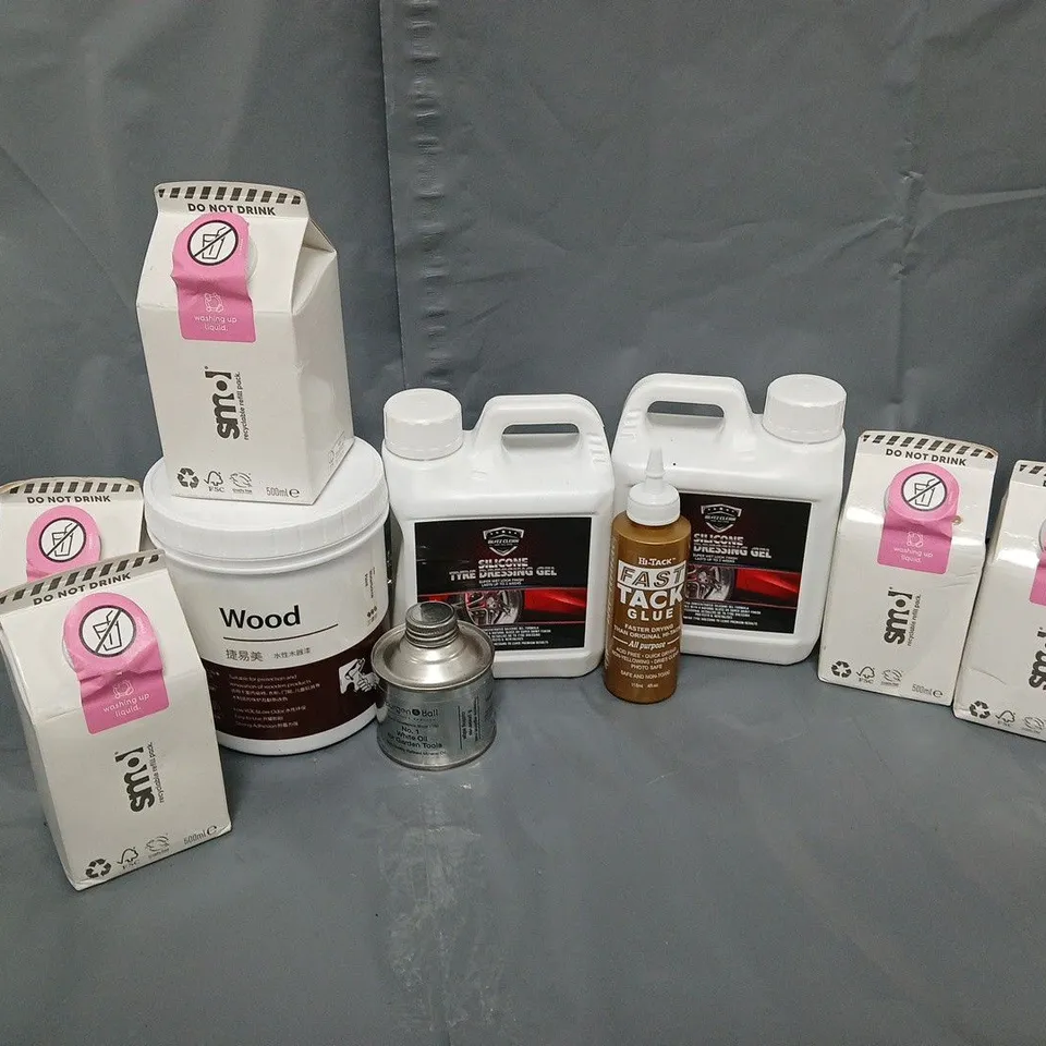 APPROXIMATELY 10 ASSORTED LIQUIDS TO INCLUDE WASHING UP LIQUID, SILICONE TYRE DRESSING GEL, WHITE OIL, ETC - COLLECTION ONLY