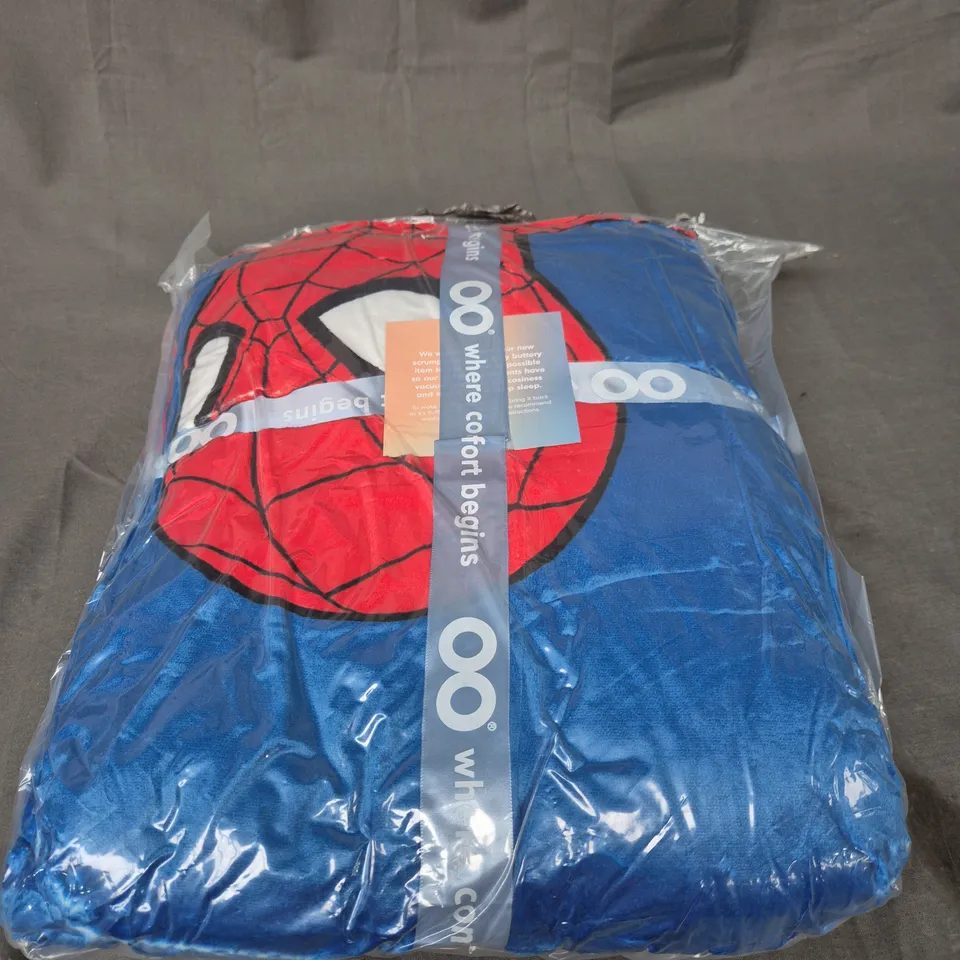 OODIE ADULT OVERSIZED HOODED BLANKET - SPIDERMAN