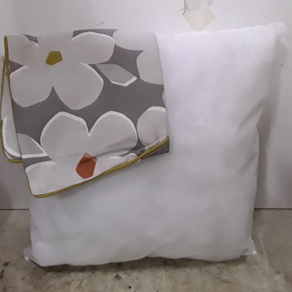 BAGGED AURA FLORAL SQUARE SCATTER CUSHION