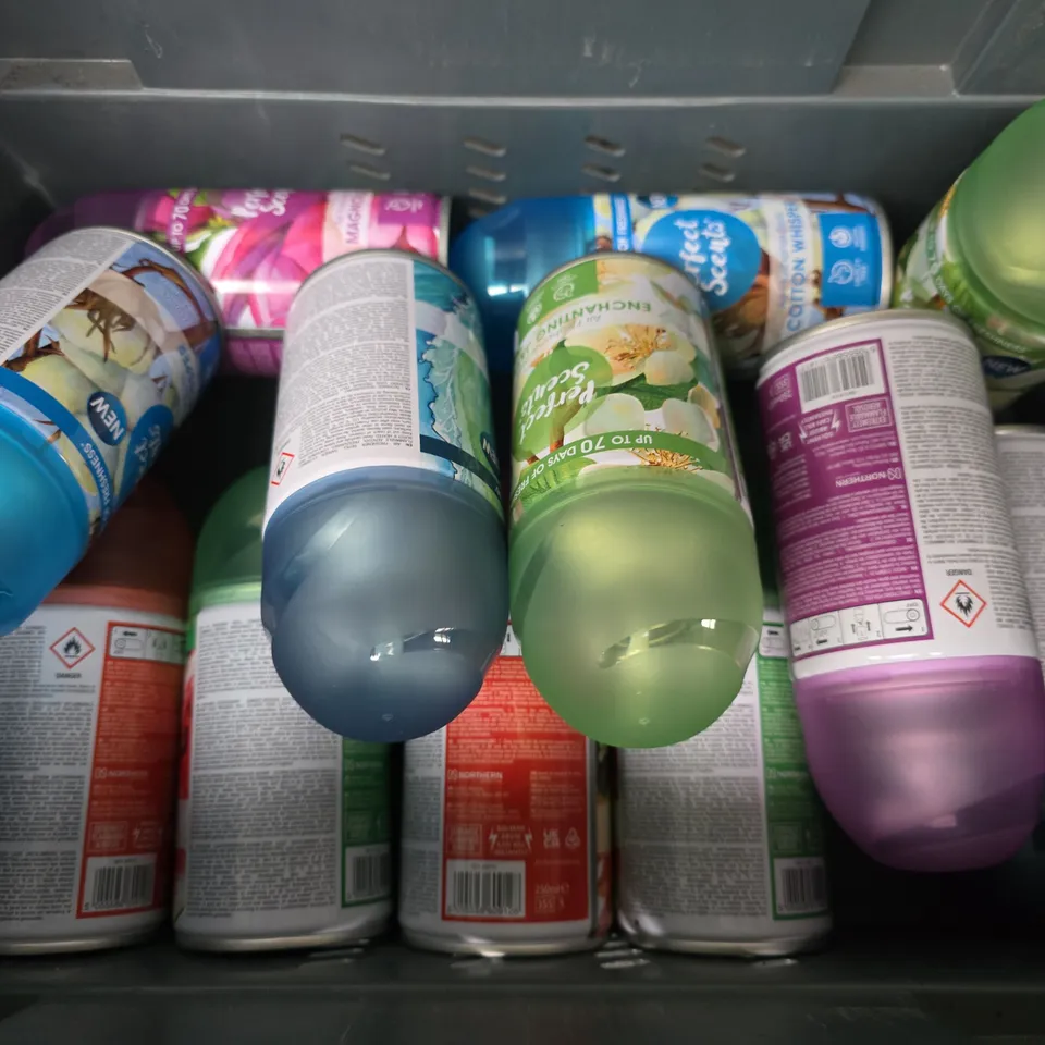 APPROXIMATELY 11 PERFECT SCENTS AIR FRESHENER REFILLS TO INCLUDE MELON SPLASH, COTTON WHISPERER, AQUATIC BREEZE, ETC - COLLECTION ONLY