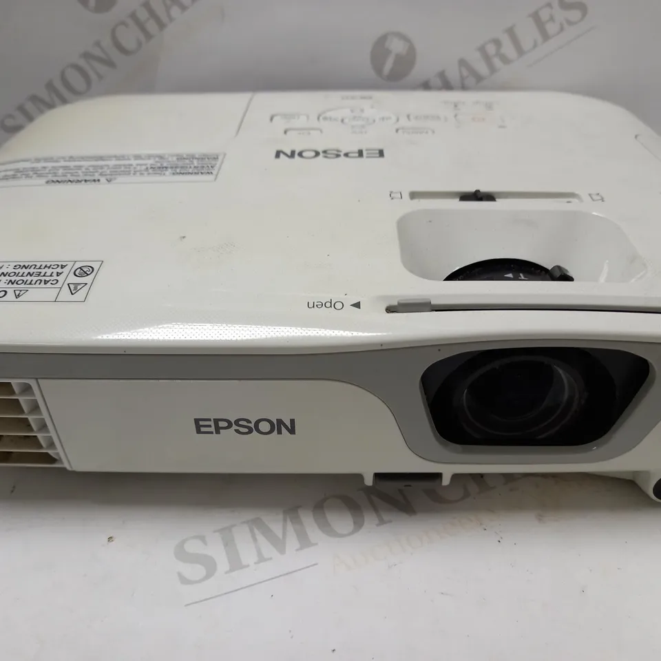 EPSON H435B LCD PROJECTOR