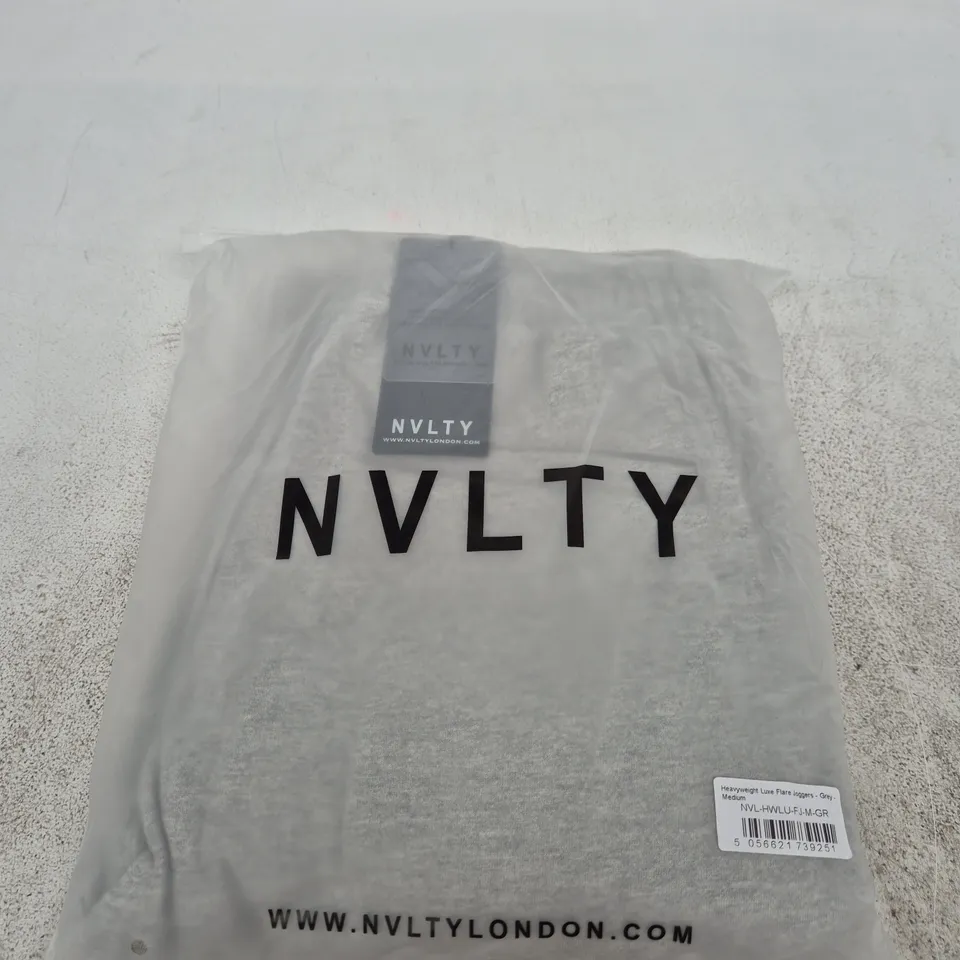 NVLTY HEAVYWEIGHT LUXE FLARE JOGGERS – GREY, MEDIUM