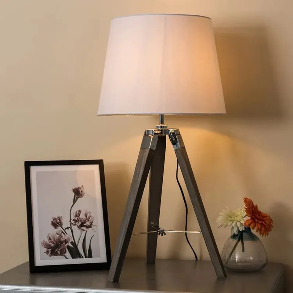BOXED BELLA VISTA 42CM TABLE LAMP BASE (1 BOX)
