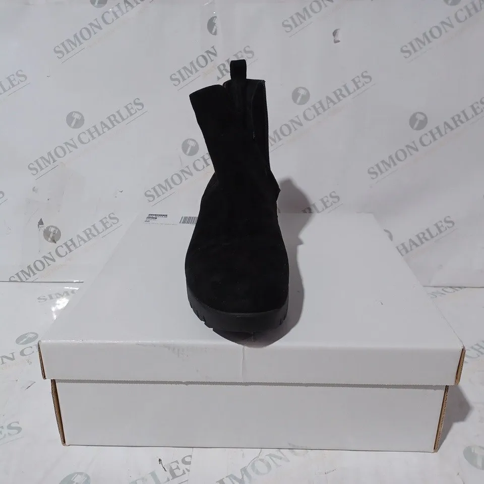 BOXED PAIR OF SHOON SUEDE SIDE-ZIP WEDGE ANKLE BOOTS IN BLACK UK SIZE 7