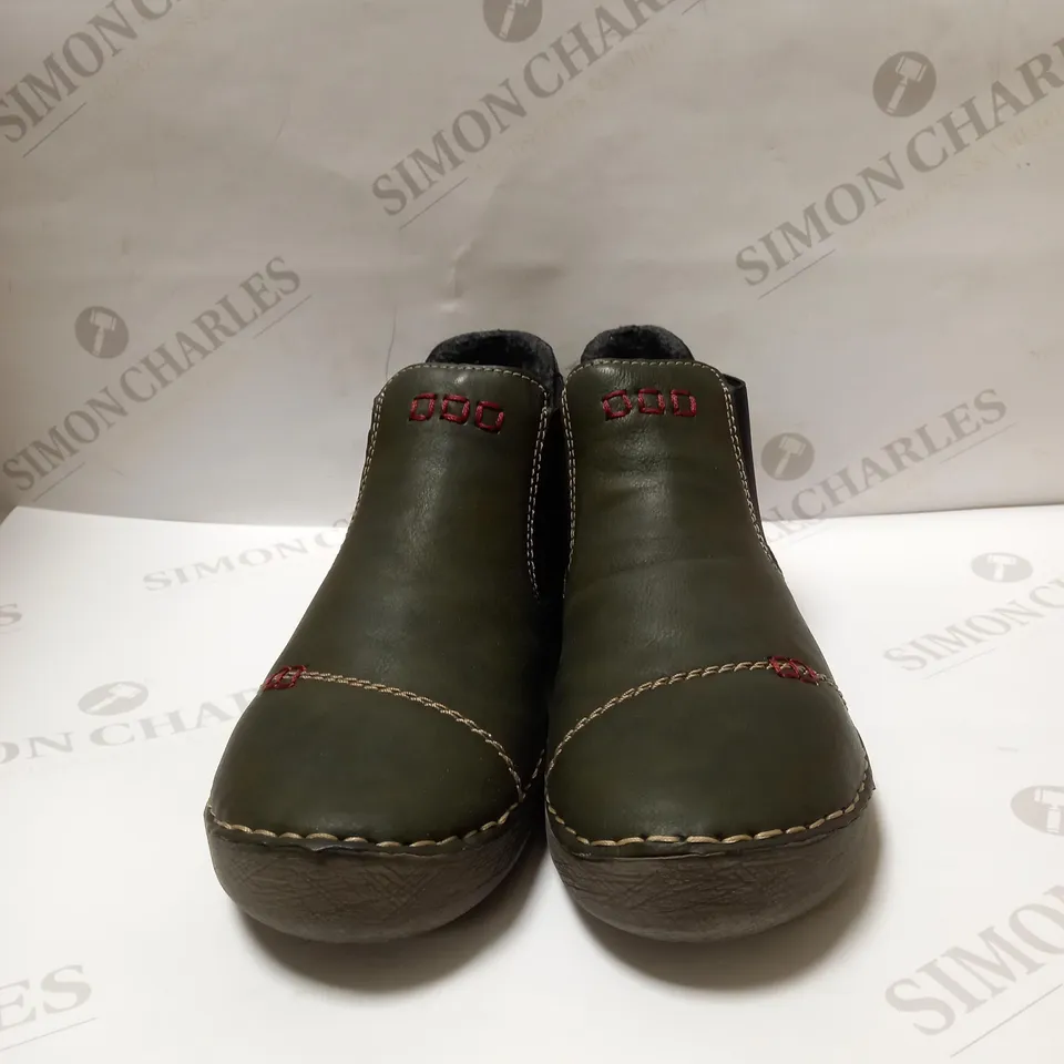 RIEKER FUNZIA GREEN WOMENS CHELSEA BOOTS SIZE 8