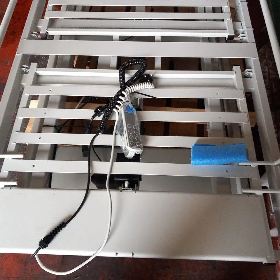 OSKA ELECTRIC PROFILING MEDICAL HOSPITAL TYPE SINGLE CARE BED MOBILITY 
