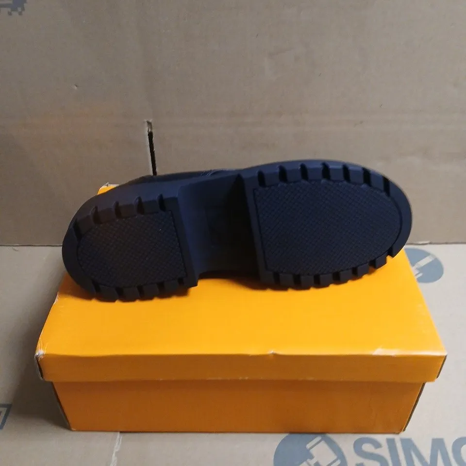 BOXED PAIR OF ROCKET DOG BLACK LEATHER-LOOK PLATFORM SHOES, UK 5 