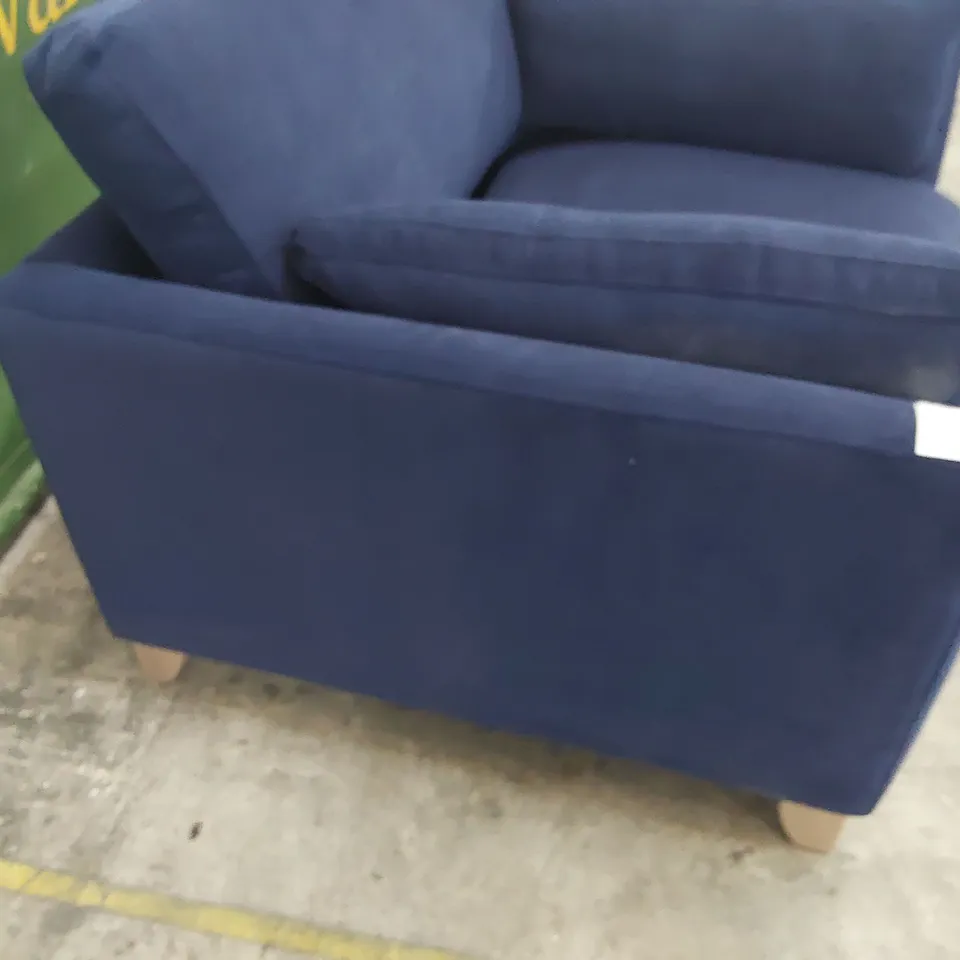 QUALITY BRITISH MADE LOUNGE Co EASY CHAIR WITH BOLSTER CUSHIONS BLUE PLUS FABRIC