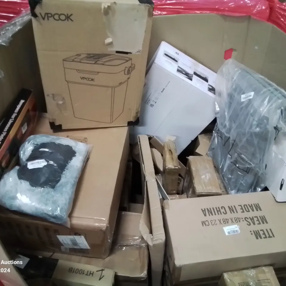 PALLET CONTAINING VARIOUS BOXED MIXED ITEMS TO INCLUDE: MIXER SHOWER UNIT, HOSE REEL, TV MOUNT, RECORD PLAYER ETC.