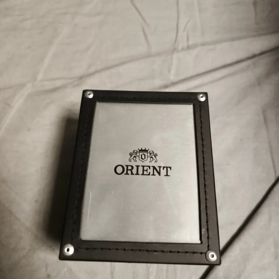 ORIENT DIVER-STYLE WRISTWATCH WITH GREY STRAP 