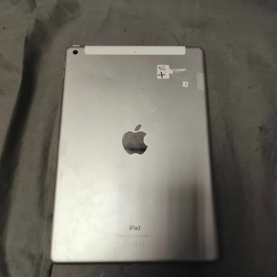 APPLE IPAD TABLET - A2604