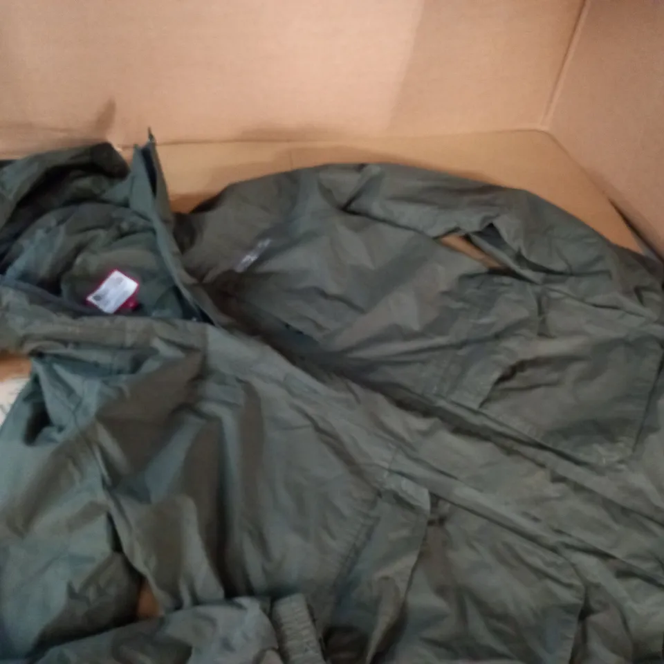 MOUNTAIN WAREHOUSE EXTREME GREEN JACKET - S/P
