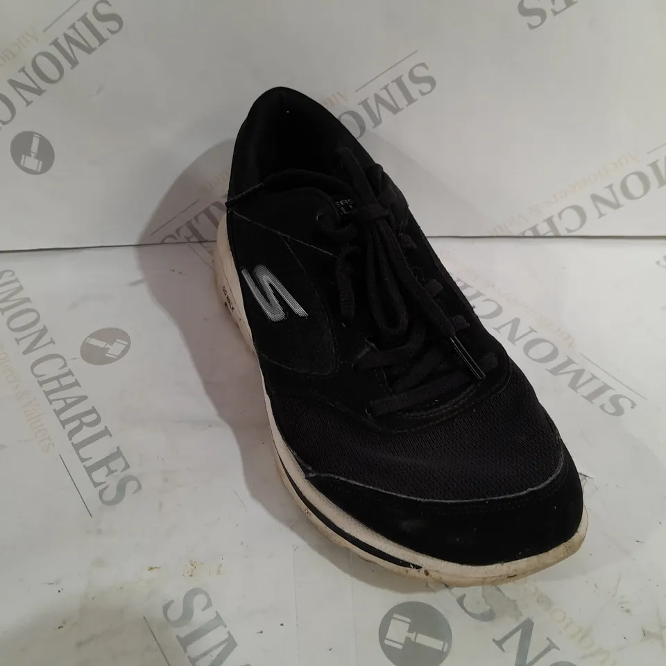 BLACK SKETCHERS TRAINING SHOES SIZE 5