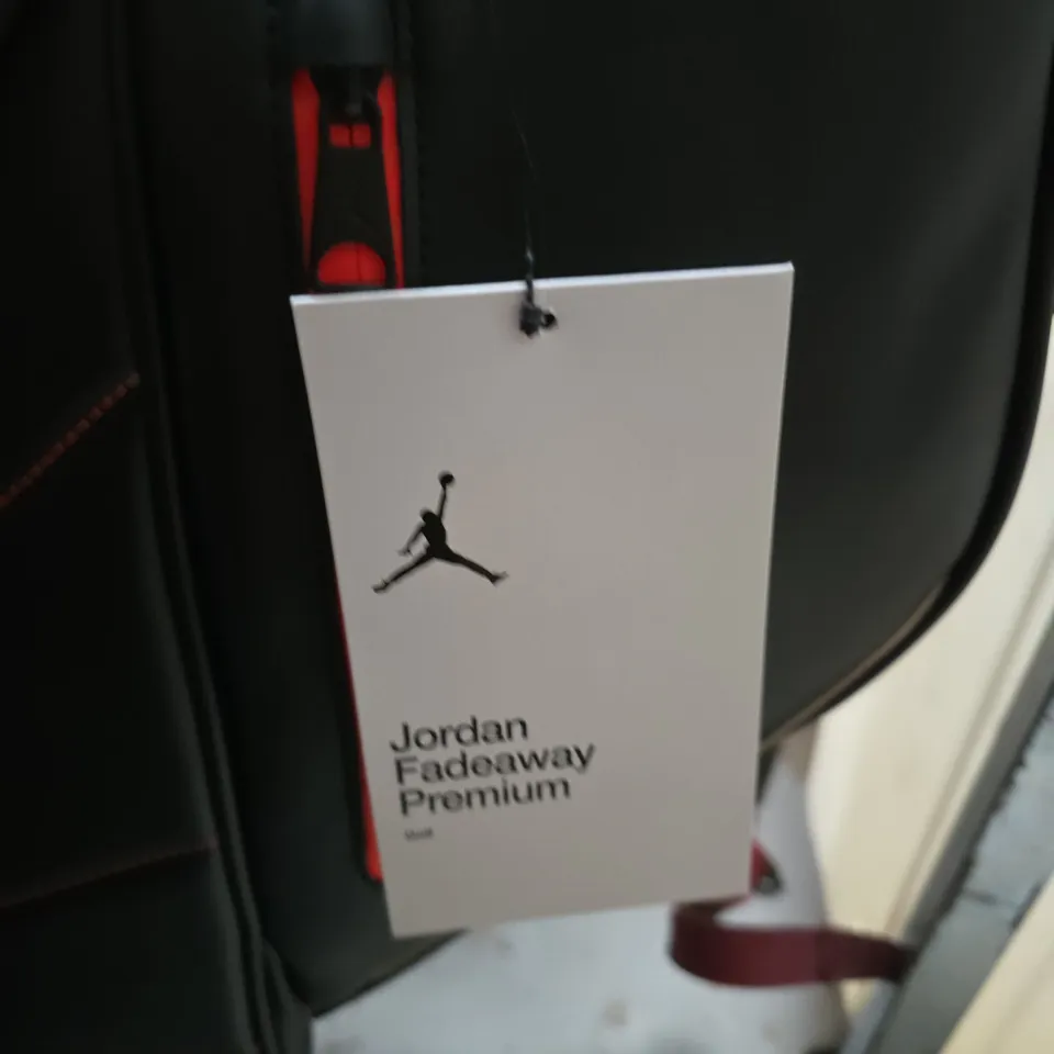 JORDAN FADEAWAY PREMIUM GOLF BAG – BLACK WITH JUMPMAN LOGO