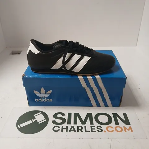BOXED PAIR OF ADIDAS TAEKWONDO LACE WOMENS TRAINERS IN BLACK - UK 7.5