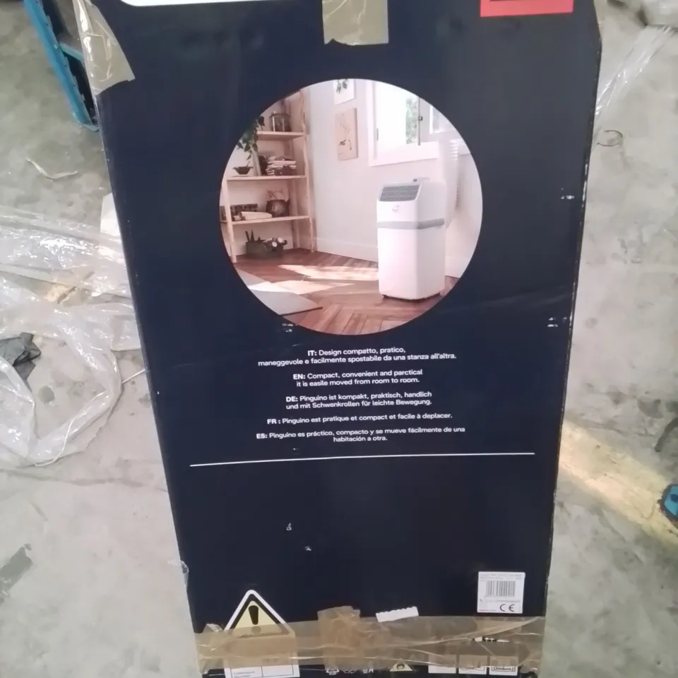 BOXED DE'LONGHI PINGUINO COMPACT AIR CONDITIONER - WHITE MODEL PAC ES72 YOUNG AIR