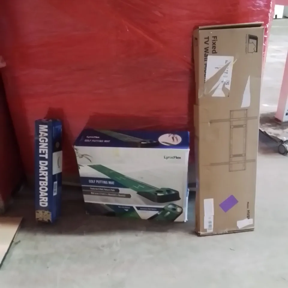 PALLET OF ASSORTED HOUSEHOLD GOODS AND PRODUCTS TO INCLUDE;GOLF PUTTING MAT,MAGNETIC DARTBOARD,TV WALL MOUNT 