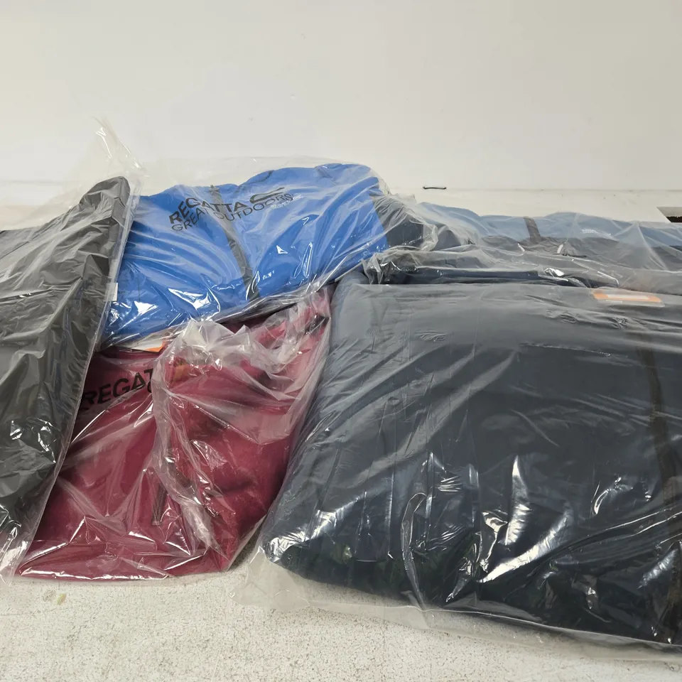 18 X ASSORTED BRAND NEW REGATTA CLOTHING PRODUCTS IN VARIOUS STYLES & SIZES 