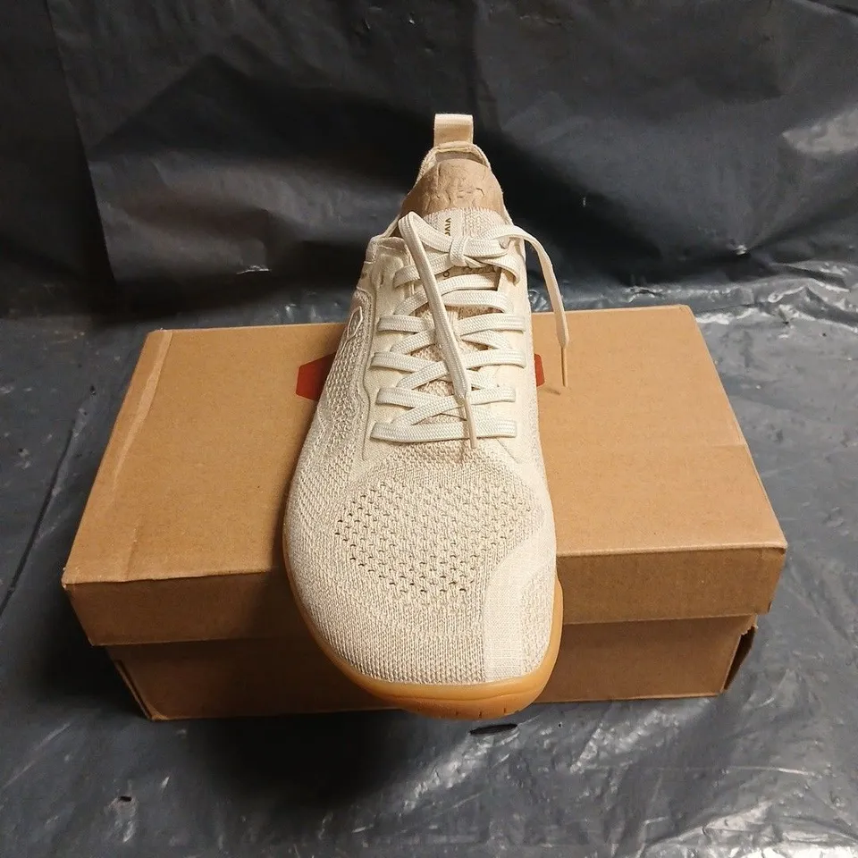 VIVOBAREFOOT BEIGE KNIT SNEAKERS WITH GUM SOLE EU 37