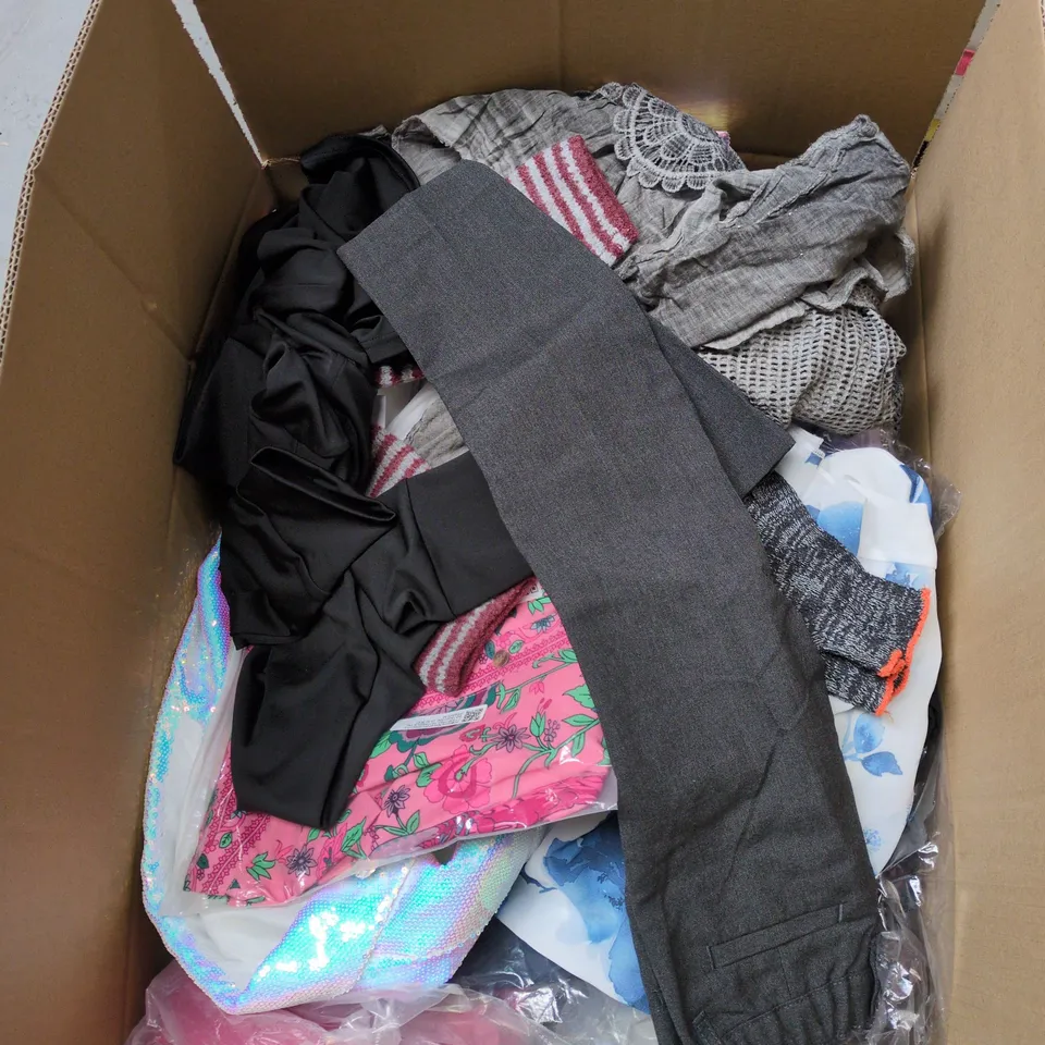 BOX OF APPROXIMATELY 20 ASSORTED CLOTHING ITEMS TO INCLUDE: ZARA PLEATHER PANTS 