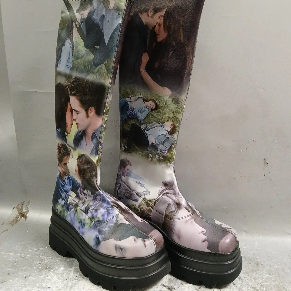 BOXED PAIR OF KOI TWILIGHT SAGA BEDWARD LONG BOOTS SIZE UK 4