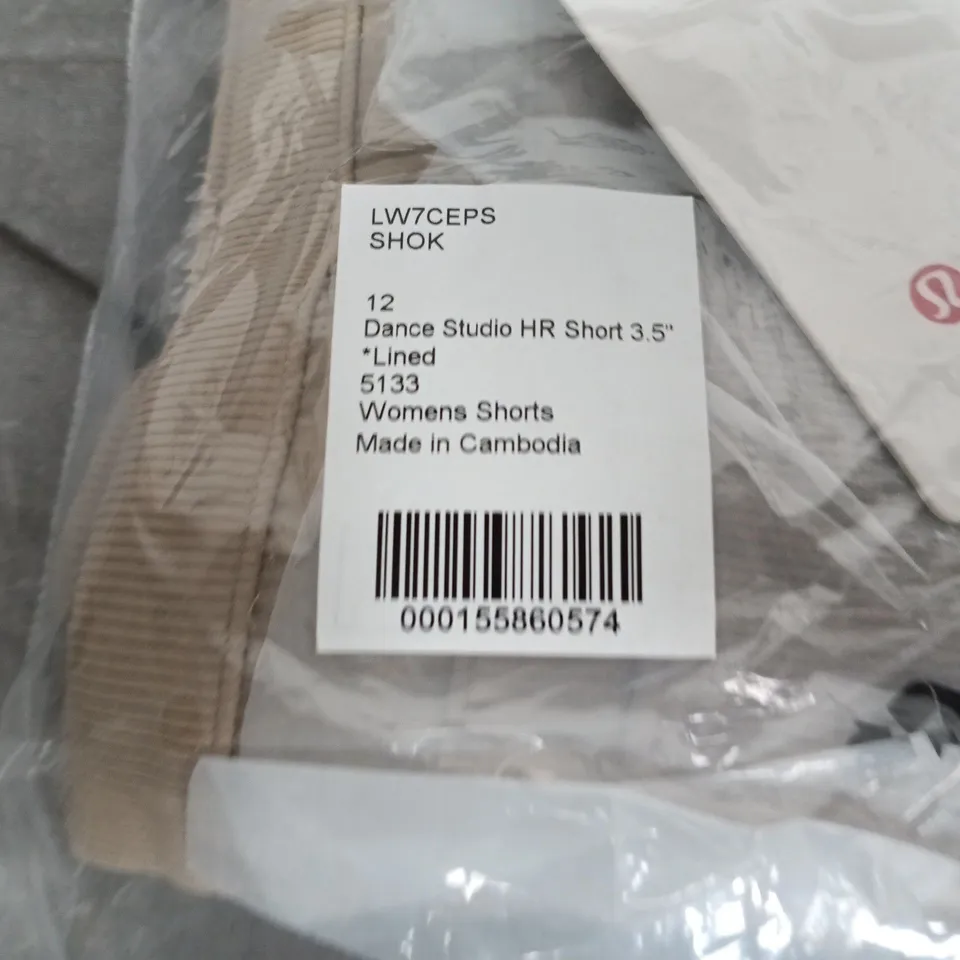 BAGGED LULULEMON DANCE STUDIO HR SHORT 3.5IN INSEAM, LINED – WOMEN'S SHORTS, UK 12