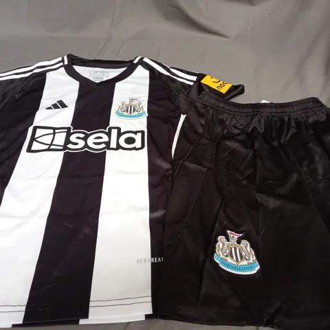ADIDAS NEWCASTLE FOOTBALL SHIRT WITH SHORT - SIZE 24 KIDS