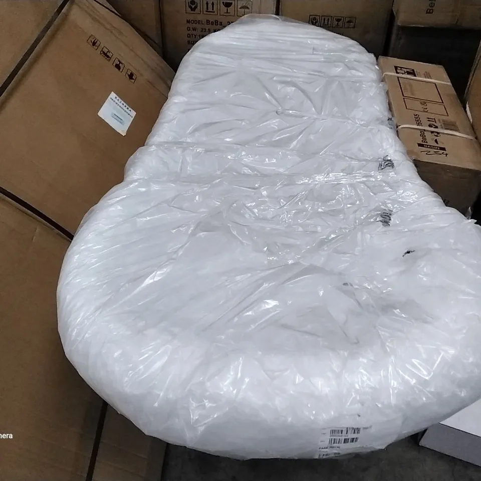 BOXED 1700 PARK ROYAL SLIPPER BATH WITH NO TAP HOLES