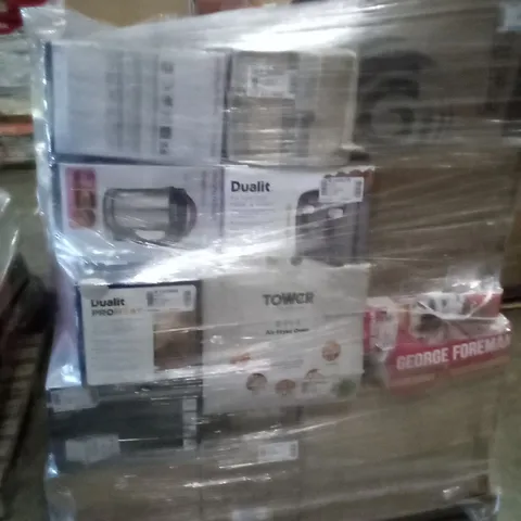 PALLET OF APPROXIMATELY 42 ASSORTED ELECTRICAL ITEMS TO INCLUDE VACUUM CLEANERS , SOUP MAKERS , AIR FRYERS ,, ETC