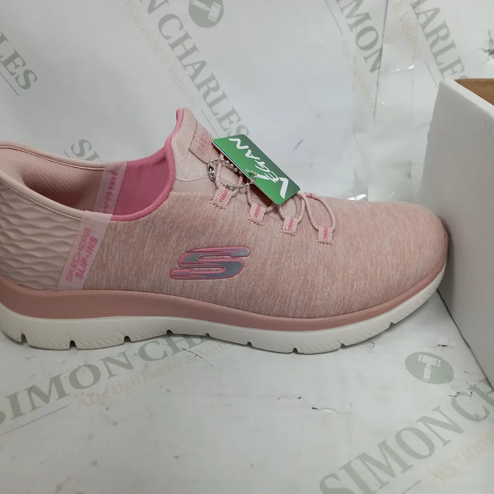 UNBOXED PAIR OF SKETCHERS SLIP INS PINK SIZE 5.5
