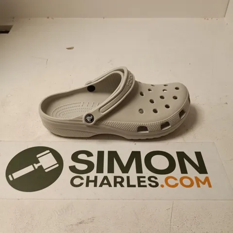 UNBOXED PAIR OF CROCS CLASSICS IN LIGHT GREY - M10/W12