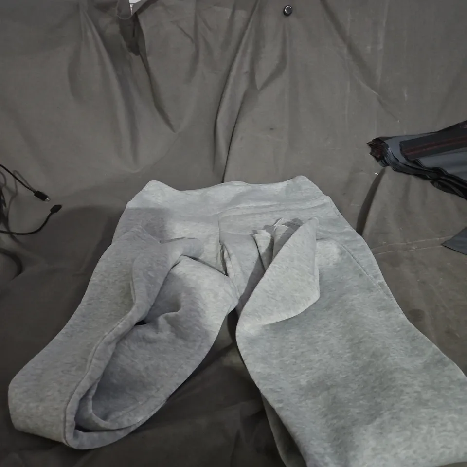 BOX OF APPROXIMATELY 25 ASSORTED CLOTHING ITEMS INCLUDING GREY JOGGERS , GOLD COLLARD TOP AND SUBSCRIBE BRALET