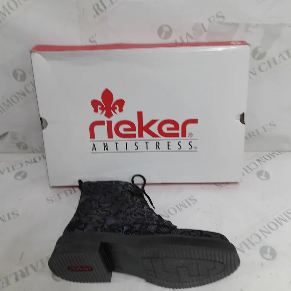 BOXED REIKER LACE UP BOOTS IN NAVY - SIZE 4