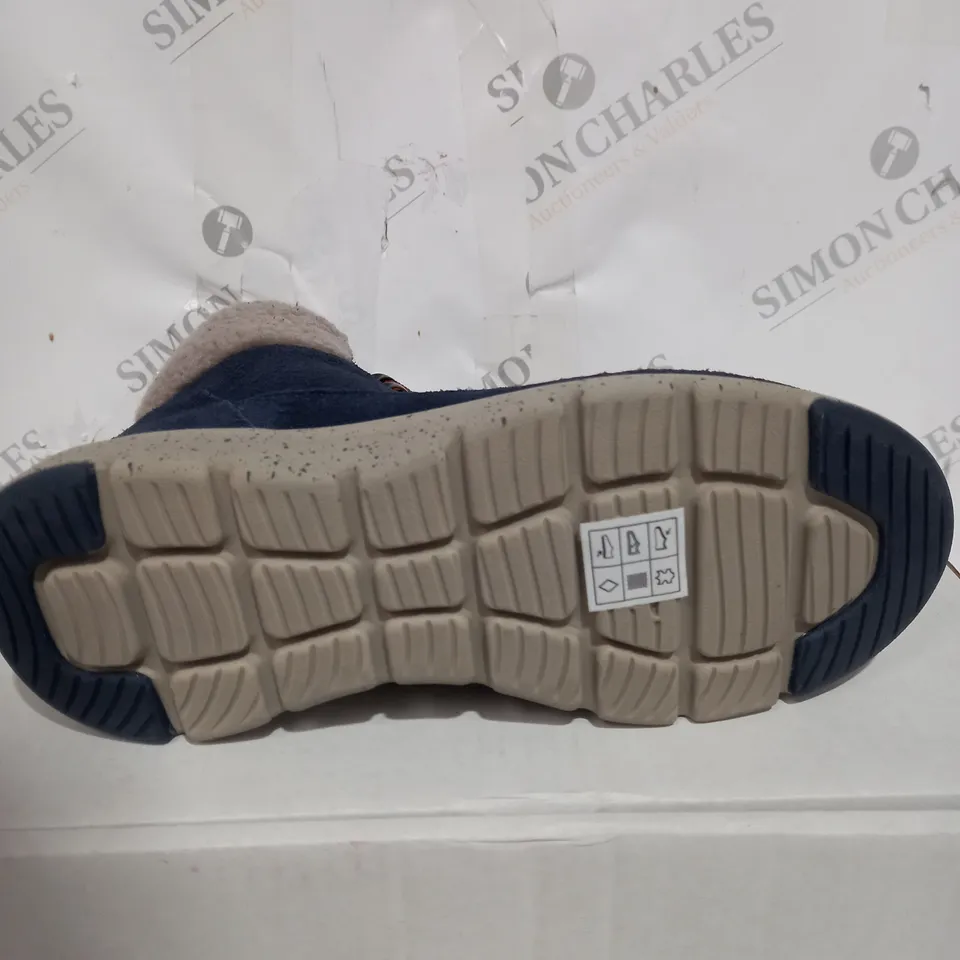 SKECHERS GOWALK SHERPA BOOTS SIZE 7