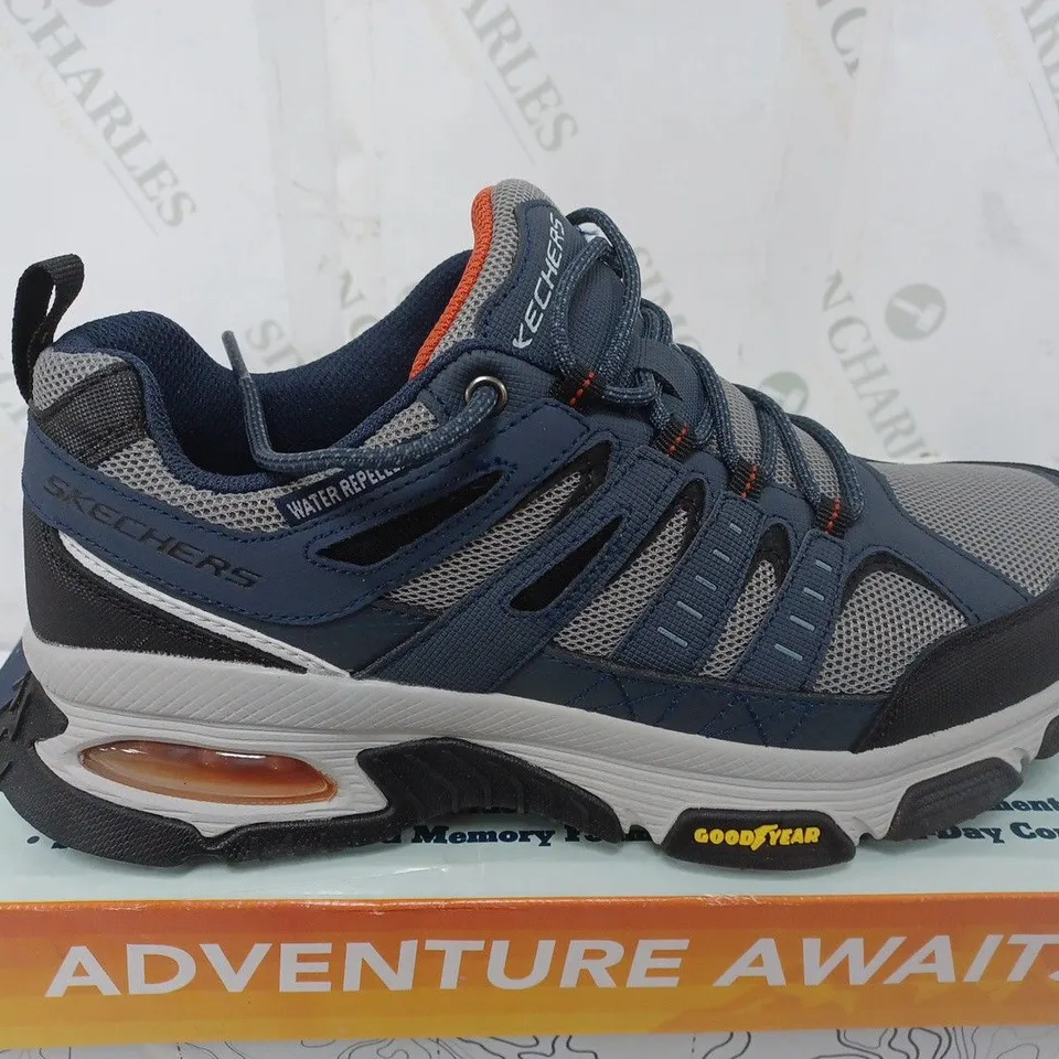 SKECHERS MEN'S SKECH-AIR NAVY TRAINERS - SIZE 8