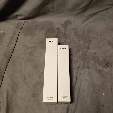 2 X REFY ITEMS: COMPLEXION BRUSH + DUO BRUSH